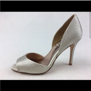 Badgley Mischka Mitzi Ivory Satin Women's Evening
Heels Open Toe Pump Size 6.5
